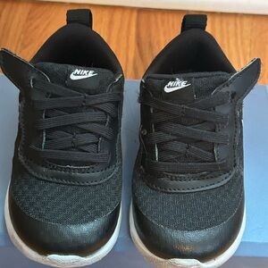 Nike Kids Black Sneakers